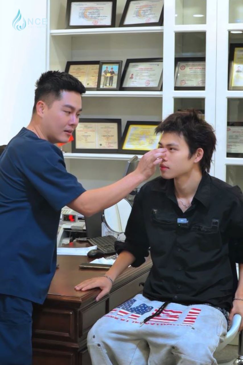 yourhann nâng mũi tại ncb